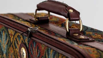 Bóle brzucha w ciąży – kiedy są normą, a kiedy niepokoić się